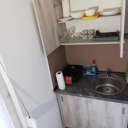 住宿加早餐酒店 Pensili Apartmanhaz 巴拉顿菲赖德