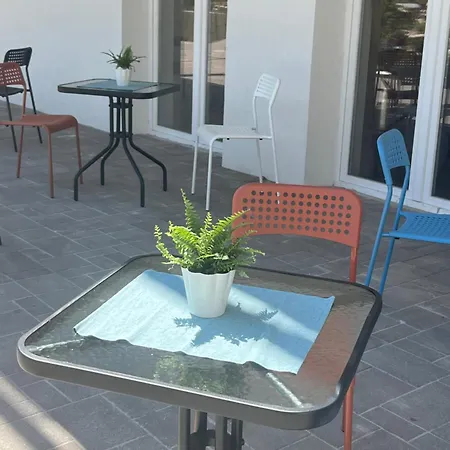 Pensili Apartmanhaz 住宿加早餐酒店 3*