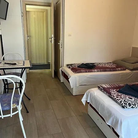 Pensili Apartmanhaz
